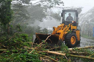 Tianjin volunteers help out in Hainan relief efforts