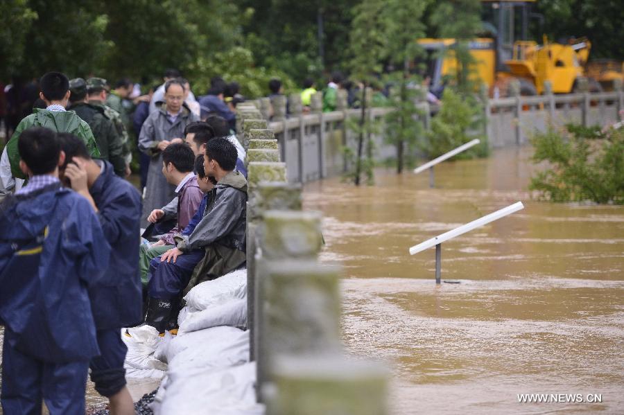 Over 100,000 affected by Typhoon Matmo in E China's Jiangxi