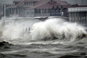 Torrential rain cools Beijing