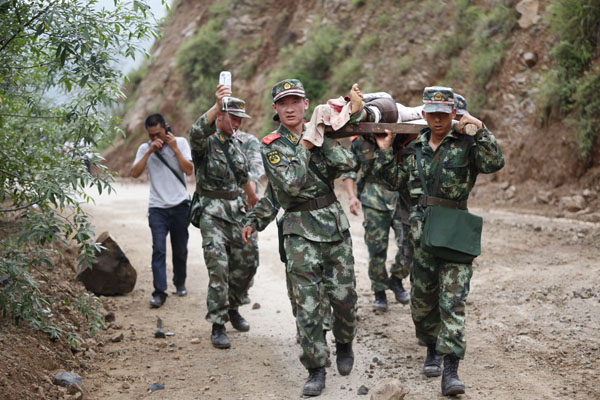 Rescuers race against time after SW China quake