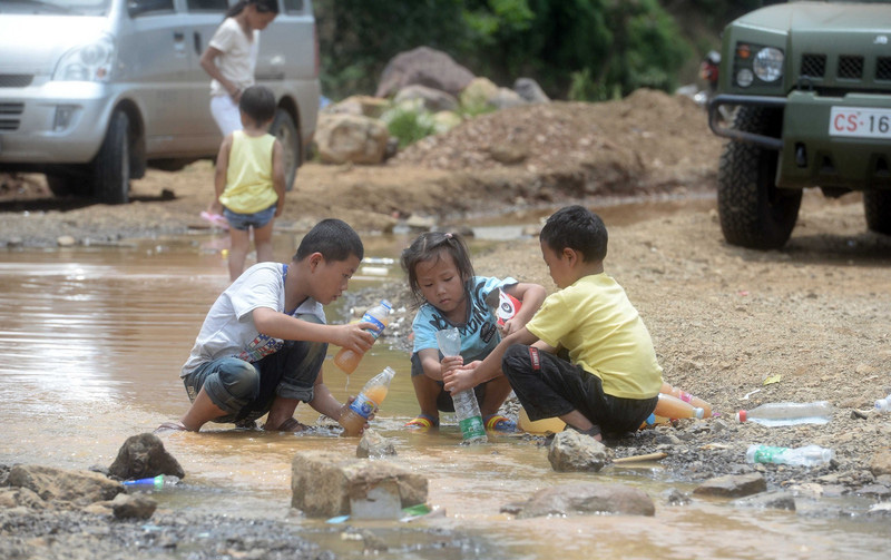 Children's life in Yunnan's quake-hit zone