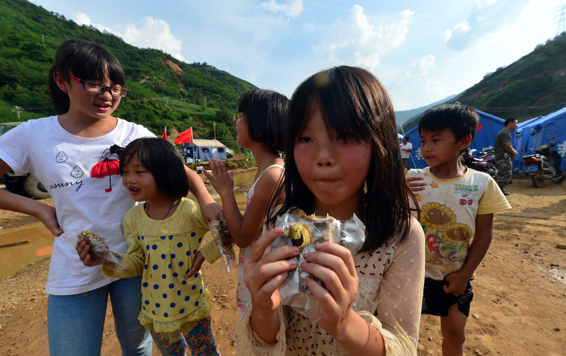 Children's life in Yunnan's quake-hit zone