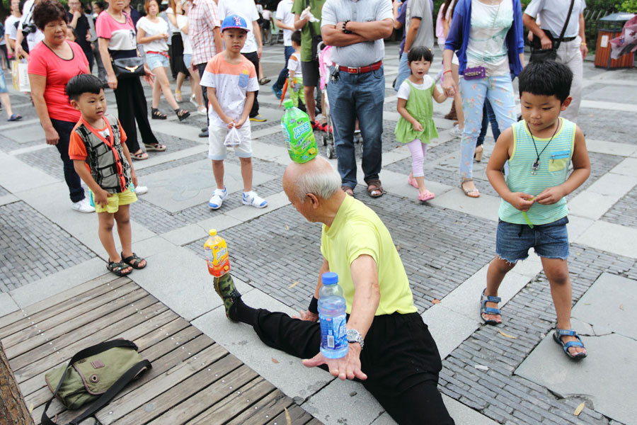 Amazing splits 88 years old does