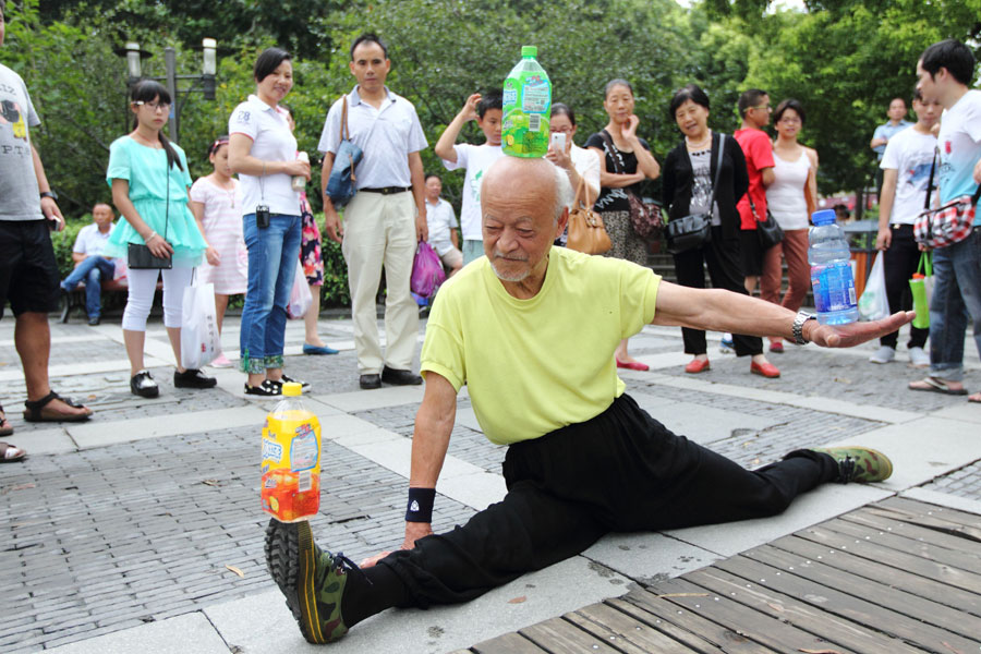 Amazing splits 88 years old does