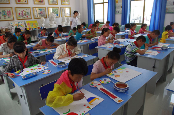 Artist's foundation sponsors summer camp in Beijing