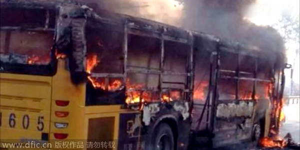 One dead, 19 injured in E China bus fire