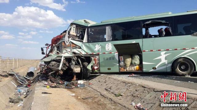 13 dead in NW China bus-truck crash
