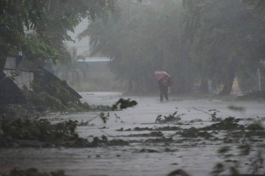 Typhoon Kalmaegi lands in South China's Hainan province