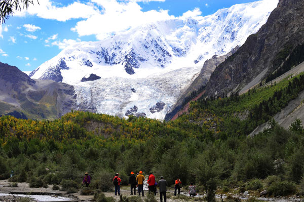 China accelerates tourism development in Tibet