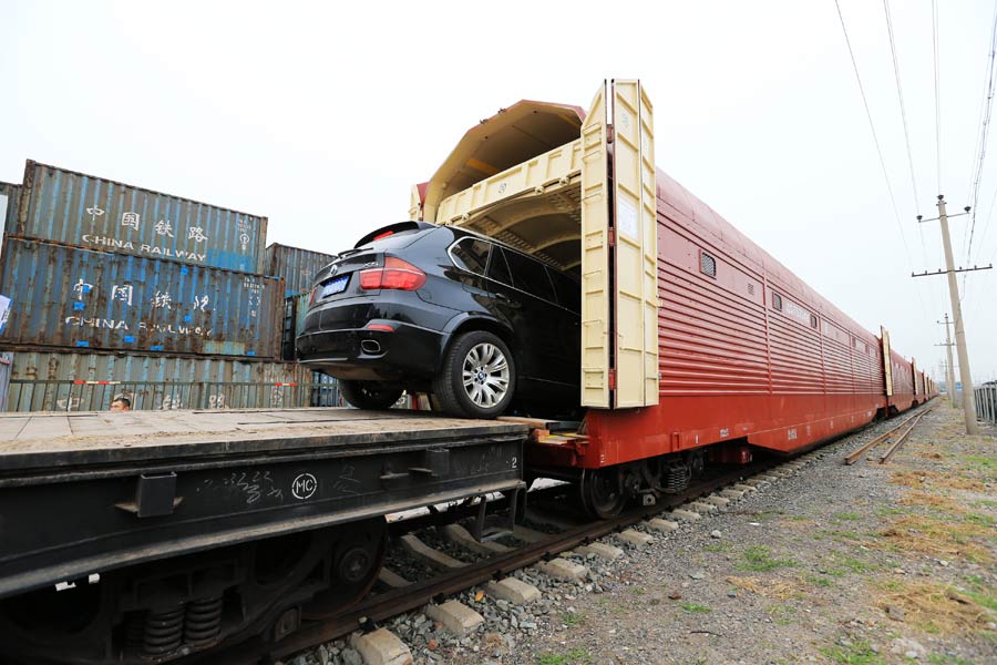 Tour by train with your cars during National Day holiday