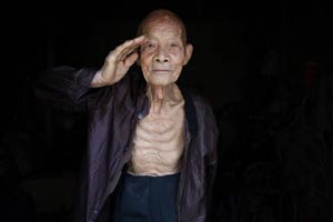 Elderly models add spice to Chongyang Festival