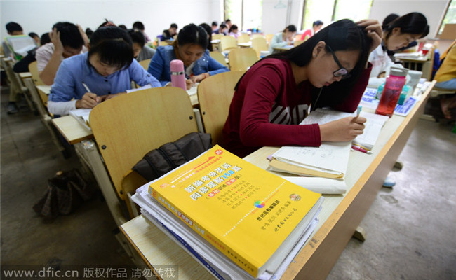 China bans 'improper relationships' between college teachers, students