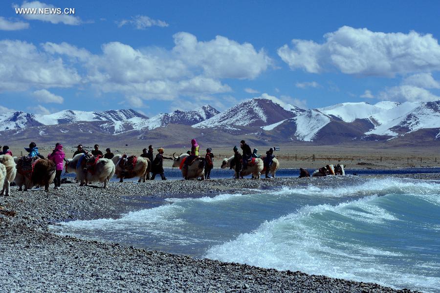 Scenery of Lake Namtso in China's Tibet