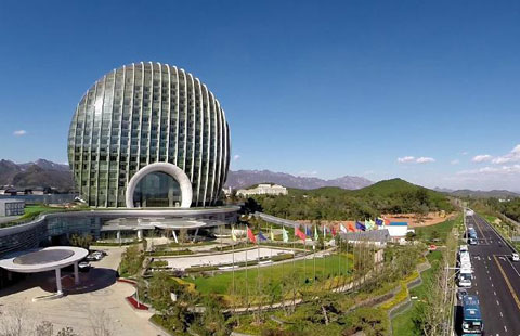 Former senior military officer faces graft charge