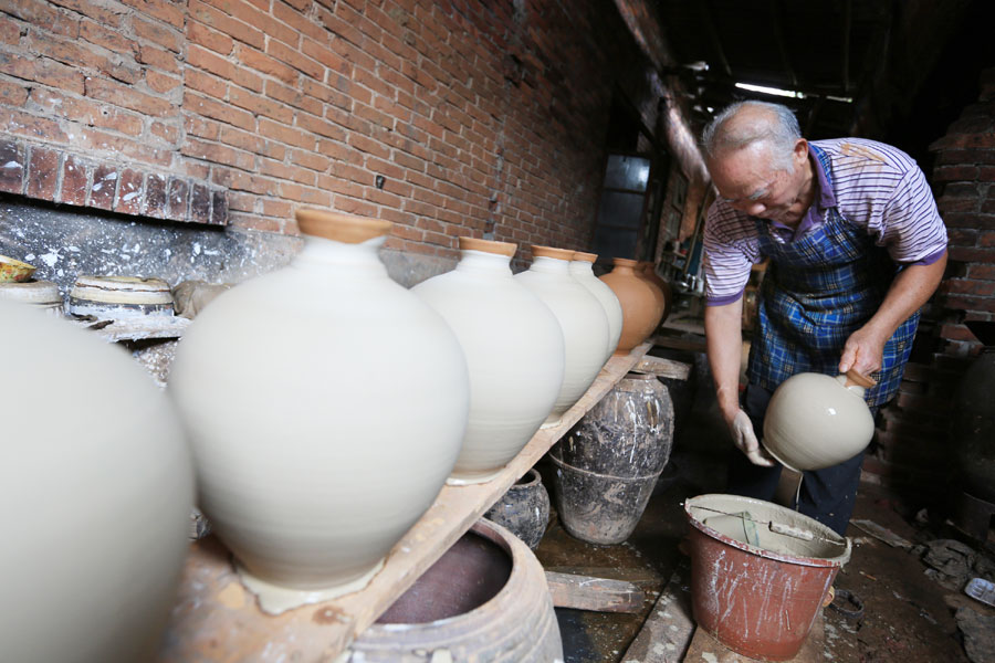 Experts preserve ancient Chinese handicrafts