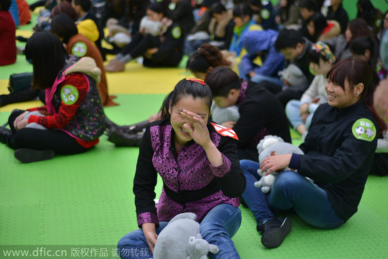 Chengdu holds China's first 'blank stare' contest