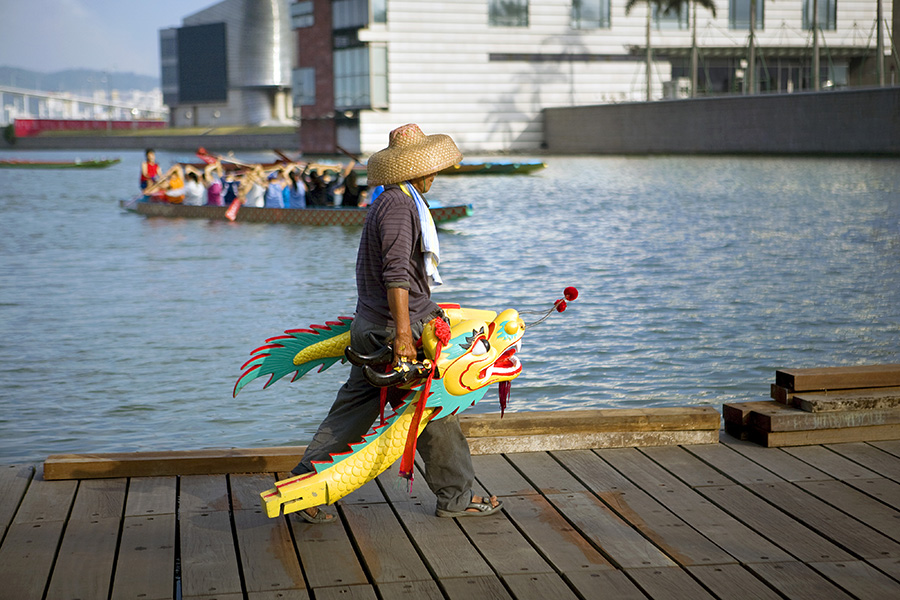 100 photographers' focus on Macao