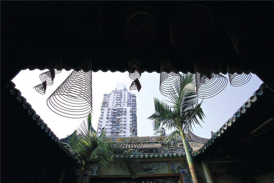 100 photographers' focus on Macao