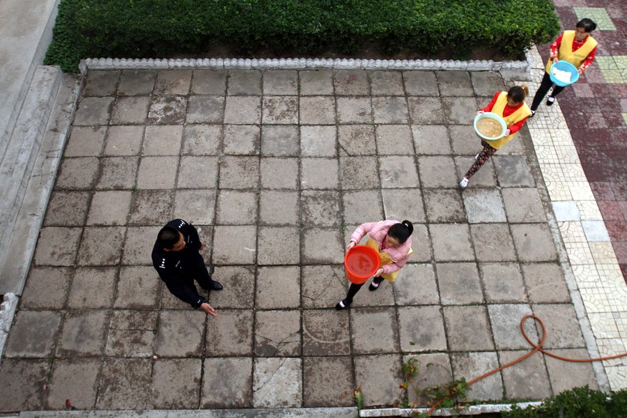 Filling time while doing time in a Chinese prison