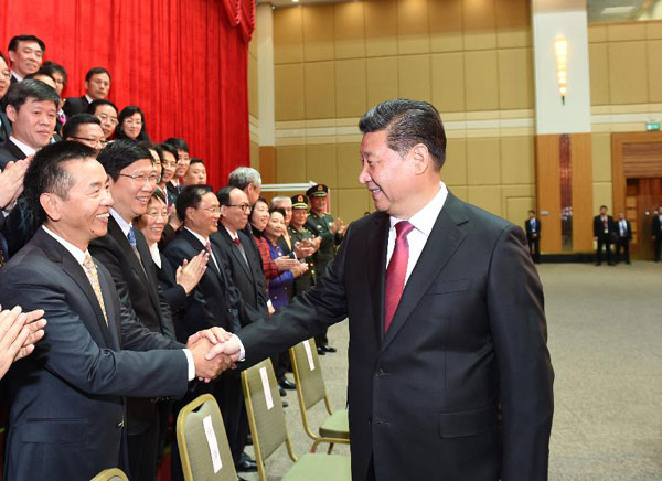 President Xi meets Macao-based central gov't officials, enterprise executives