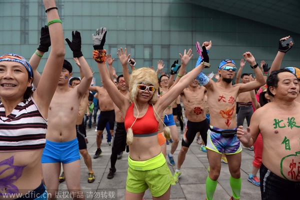 Runners welcome winter solstice in underwear