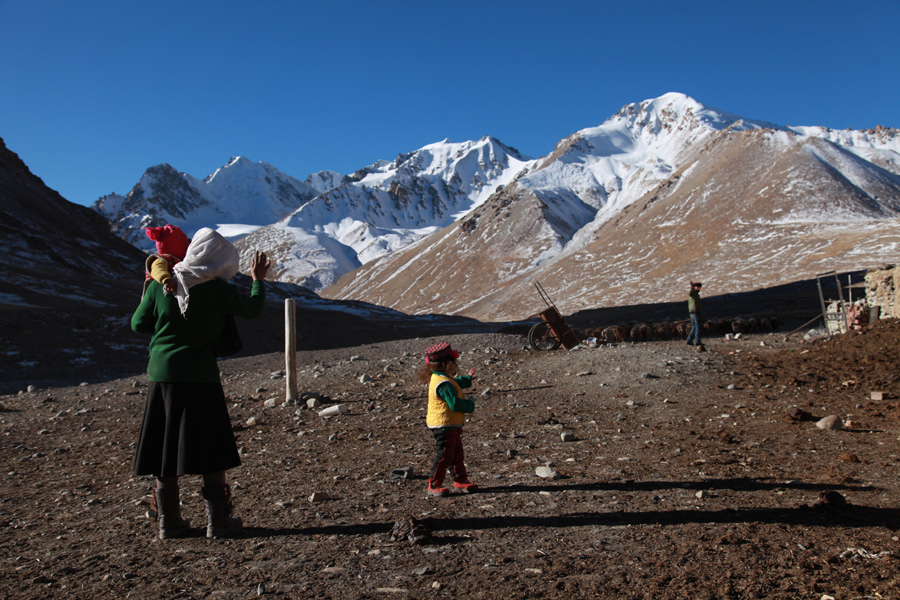 Ethnic Tajik life through the lens of a soldier (Part II)