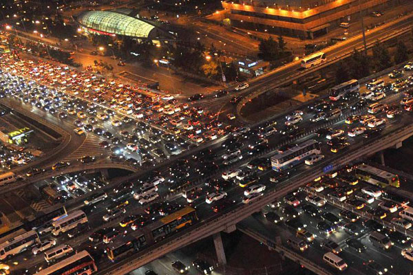 Shenzhen restricts car purchases to ease congestion