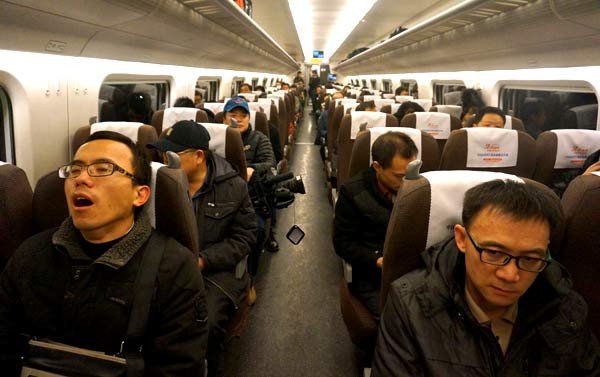 'High-speed train tribe' grows with China's expa
