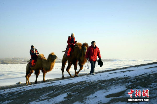 Dunhuang gets first snow in 2015