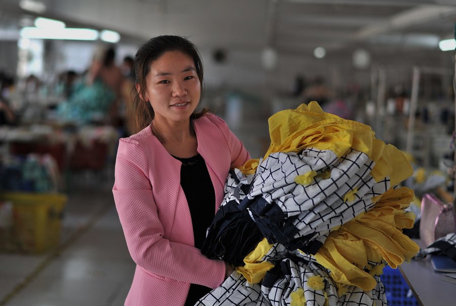 Left-behind wives expectantly await Spring Festival