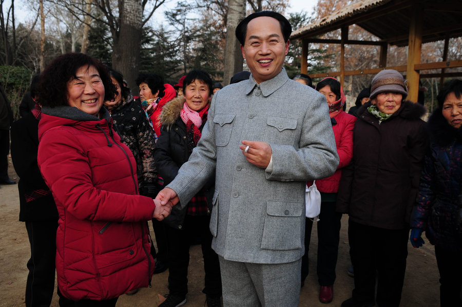 Portraying Chairman Mao