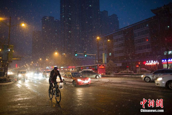 Spring brings snow and sunshine across China