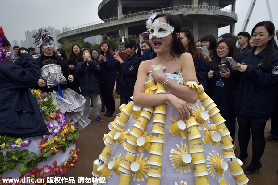 Bizarre fashion show appeals for green life in Chongqing