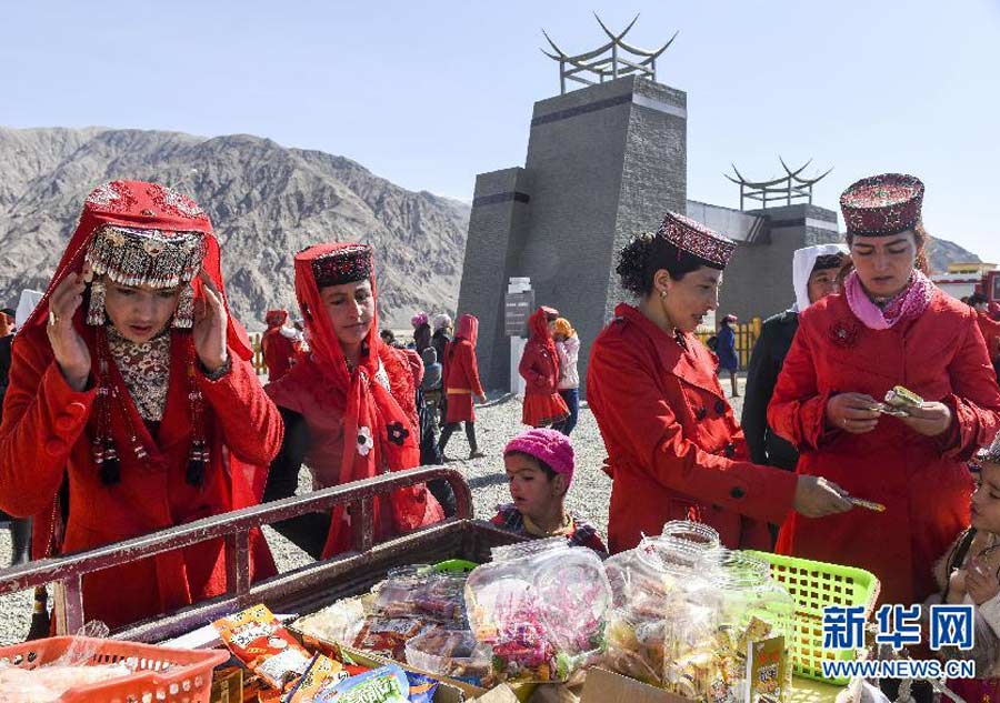 Tajiks in Xinjiang celebrate coming of spring