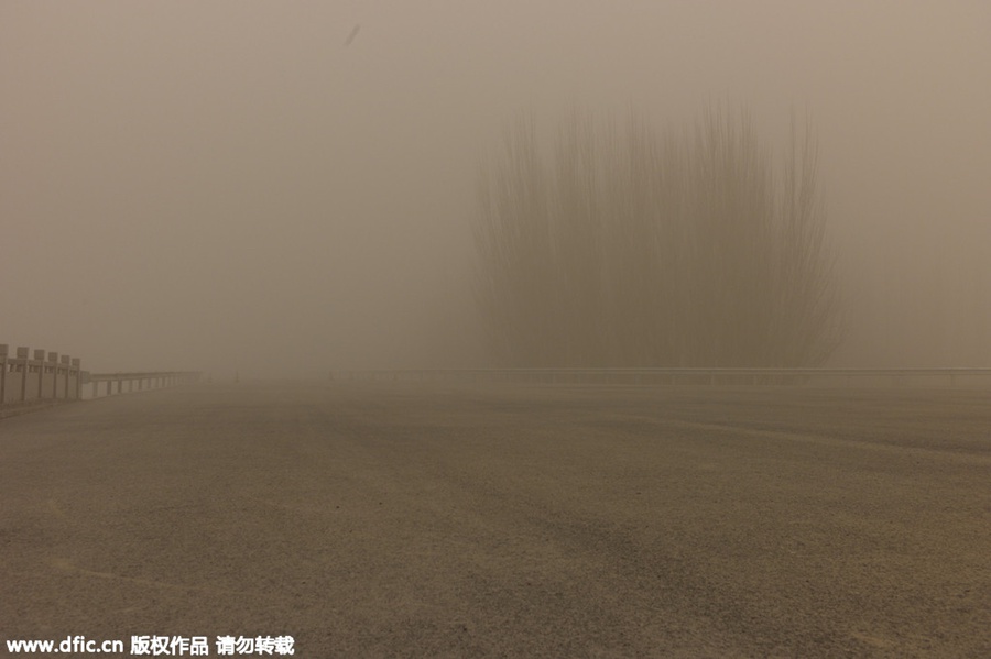 Sandstorm threatens the Mogao Grottoes