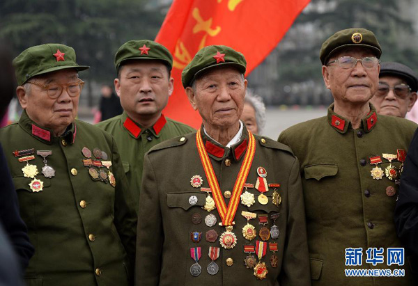 Chinese honor war heroes on Tomb Sweeping Day