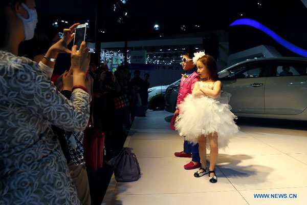 Models and children banned from Shanghai auto show