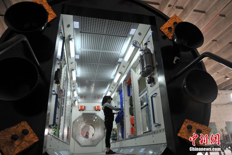 Chinese hobbyists create model Tiangong-1