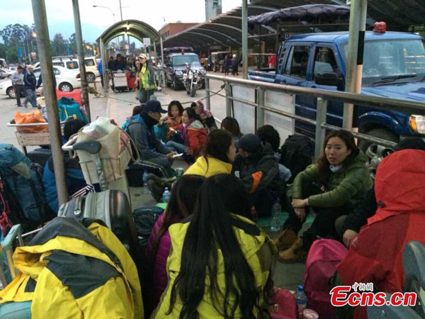 China Int'l search & rescue team leaves for Nepal