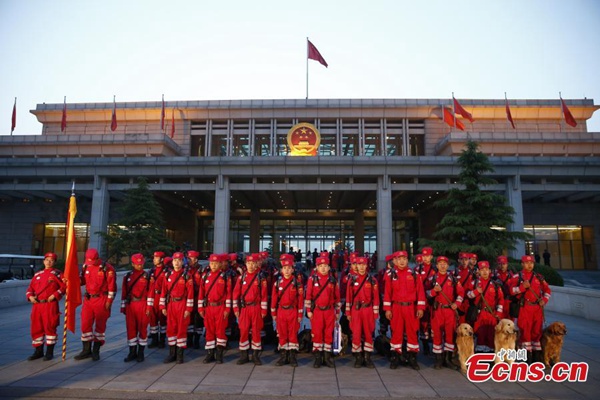 China team arrives to help search and rescue efforts