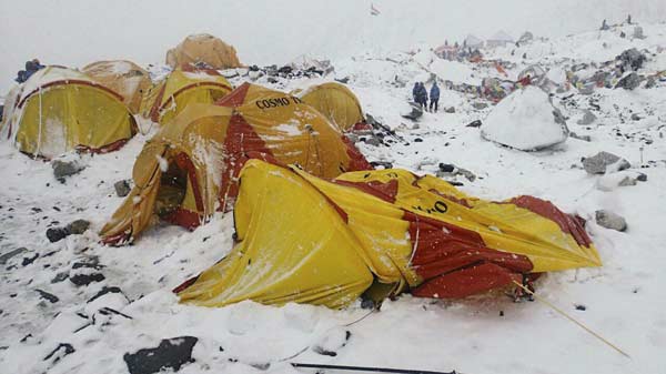 Chinese climber killed in avalanche