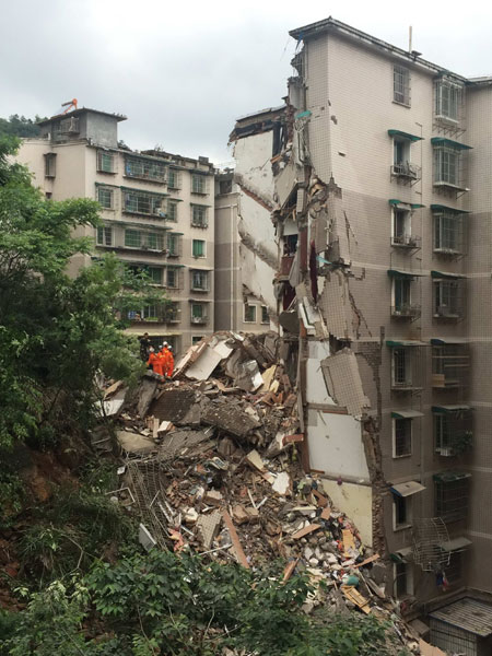 16 missing after building collapses
