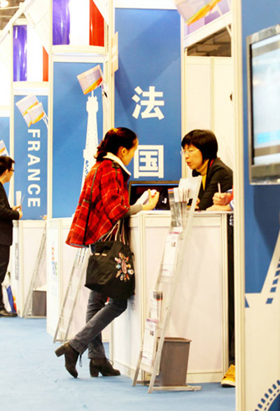 Ministry pushing for acceptation <BR>of <EM>gaokao</EM> by overseas universities