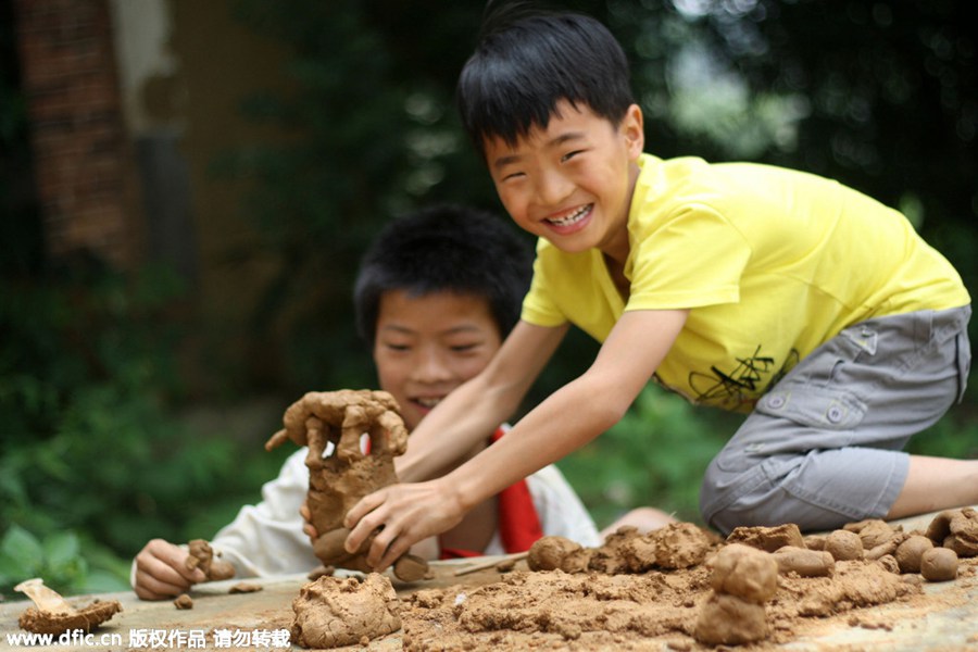 Left-behind children celebrate Children's Day