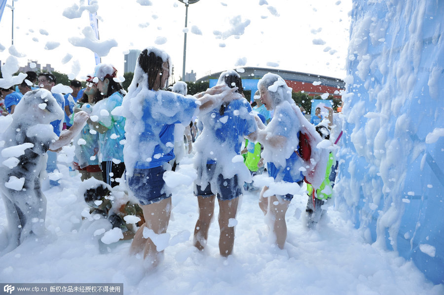 Bubble Run brings fun to Shenyang[2]- Chinada