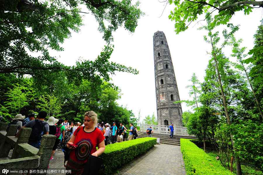 Shanghai's leaning pagoda beats the Leaning Tower of Pisa