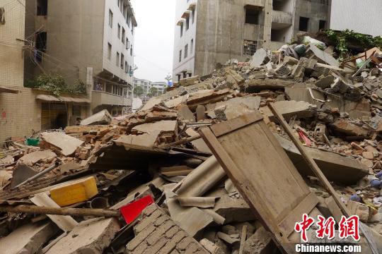 China orders nationwide renovation of buildings with safety hazards