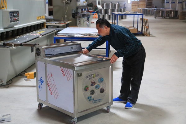 Inventor tackles lobsters, vegetables on path to patents