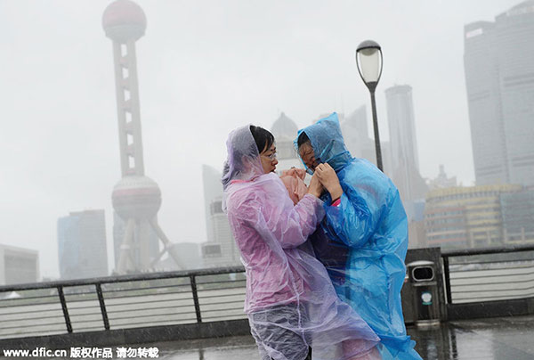 Typhoon pounds China with heavy rains; 1.1 million evacuated