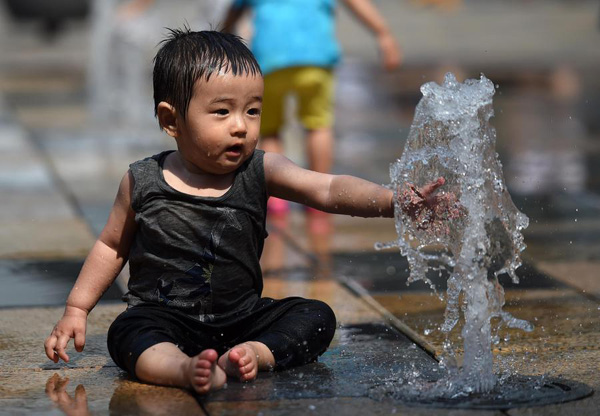 Heat wave bakes parts of China